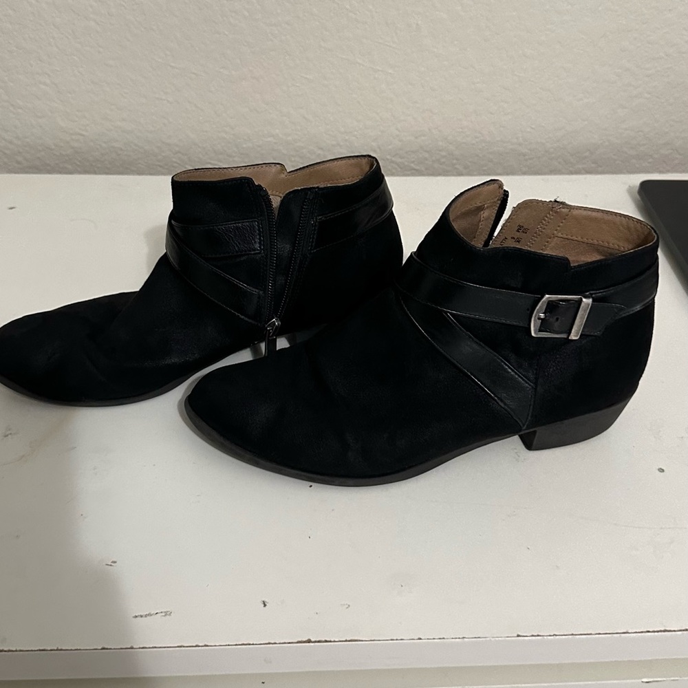 Women’s black booties